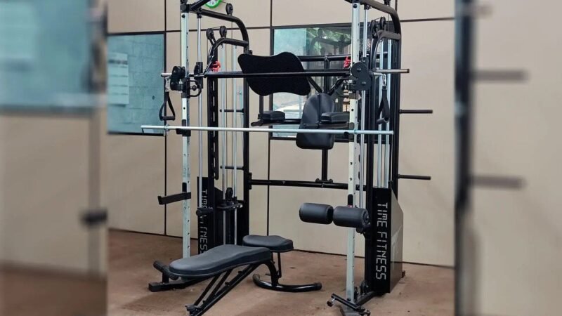 Cross Smith Time Fitness instalado em academia
